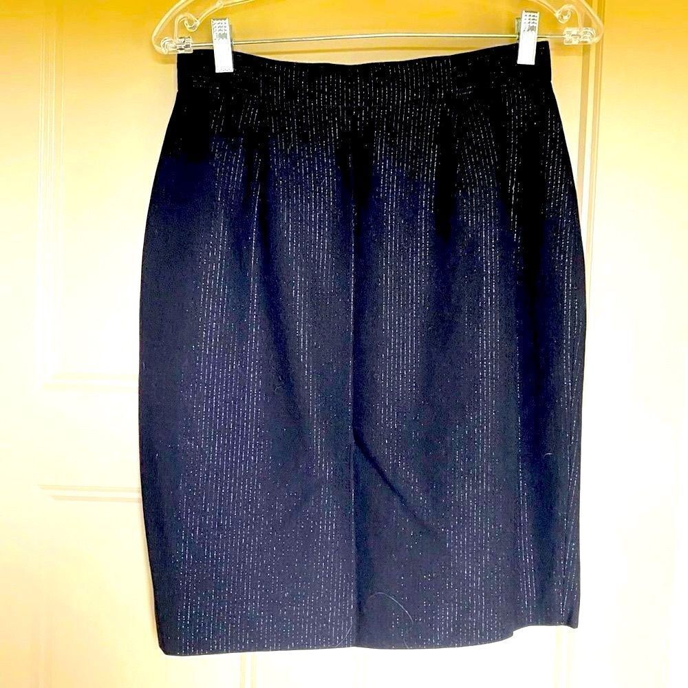 Ann Taylor black silver metallic thread pencil skirt, hidden zipper, kick pleat.
